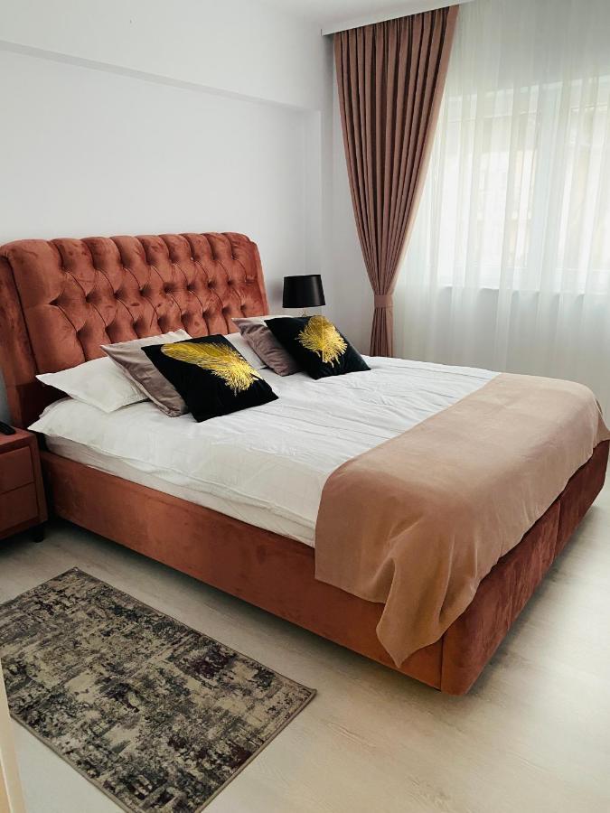 Luxury Queen Кымпулунг-Молдовенеск Экстерьер фото